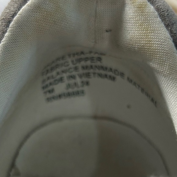 Nordstrom Rack Ladies Stylish Gray and White Sneakers. Size 7. Fashion Sneakers - Picture 6 of 6